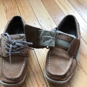 Boys sperry